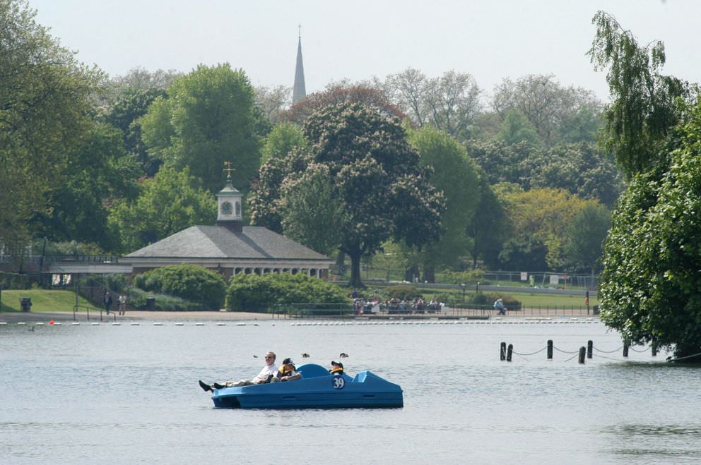 Boating in the Serpentine