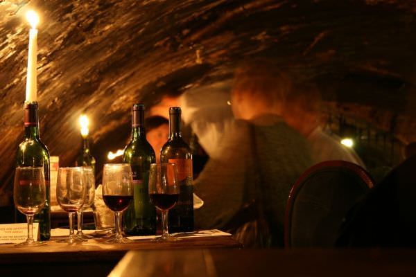 gordons-wine-bar-london-by-olga-pavlovsky